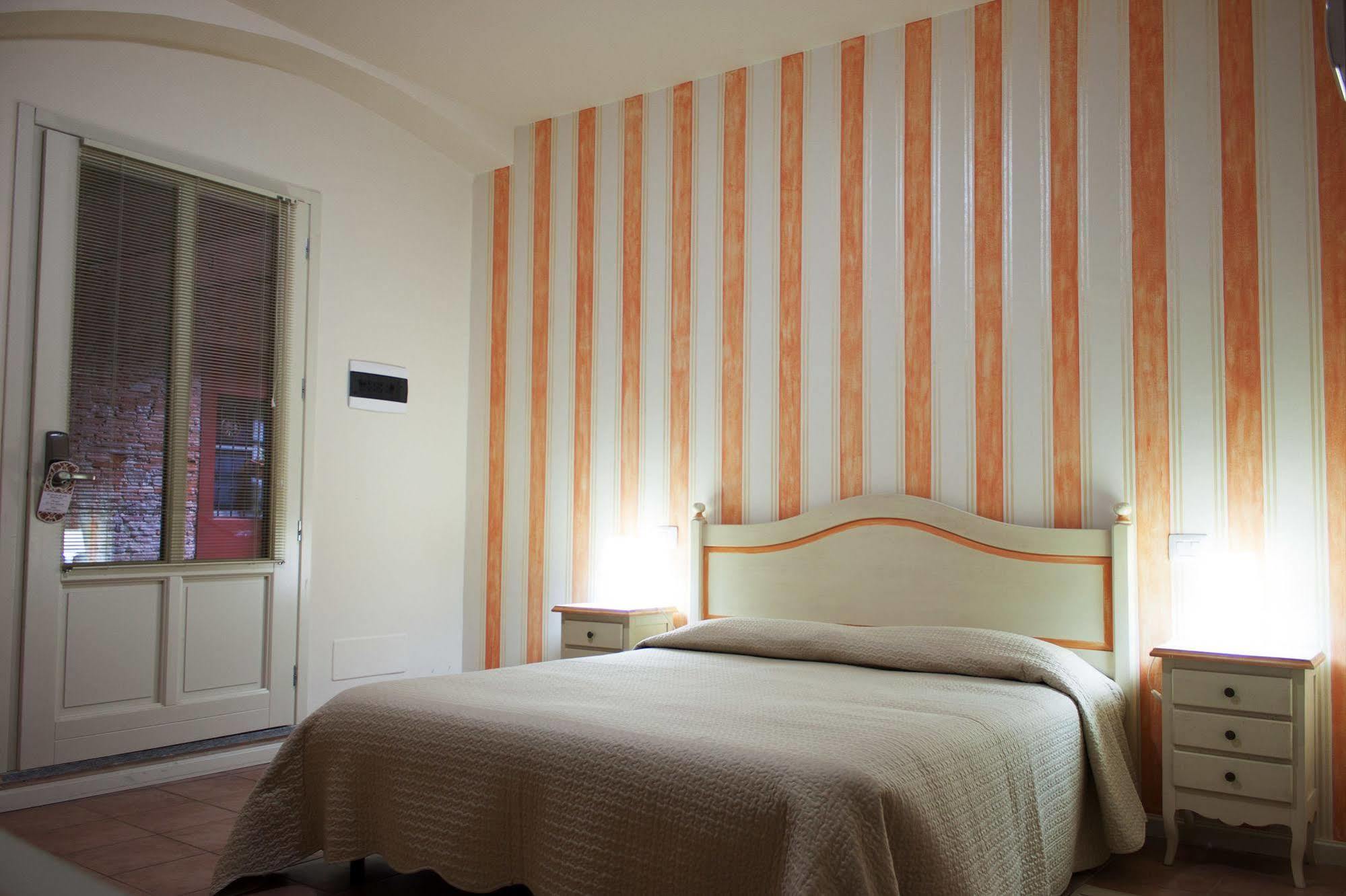 Camere Centro Storico Canelli Bagian luar foto