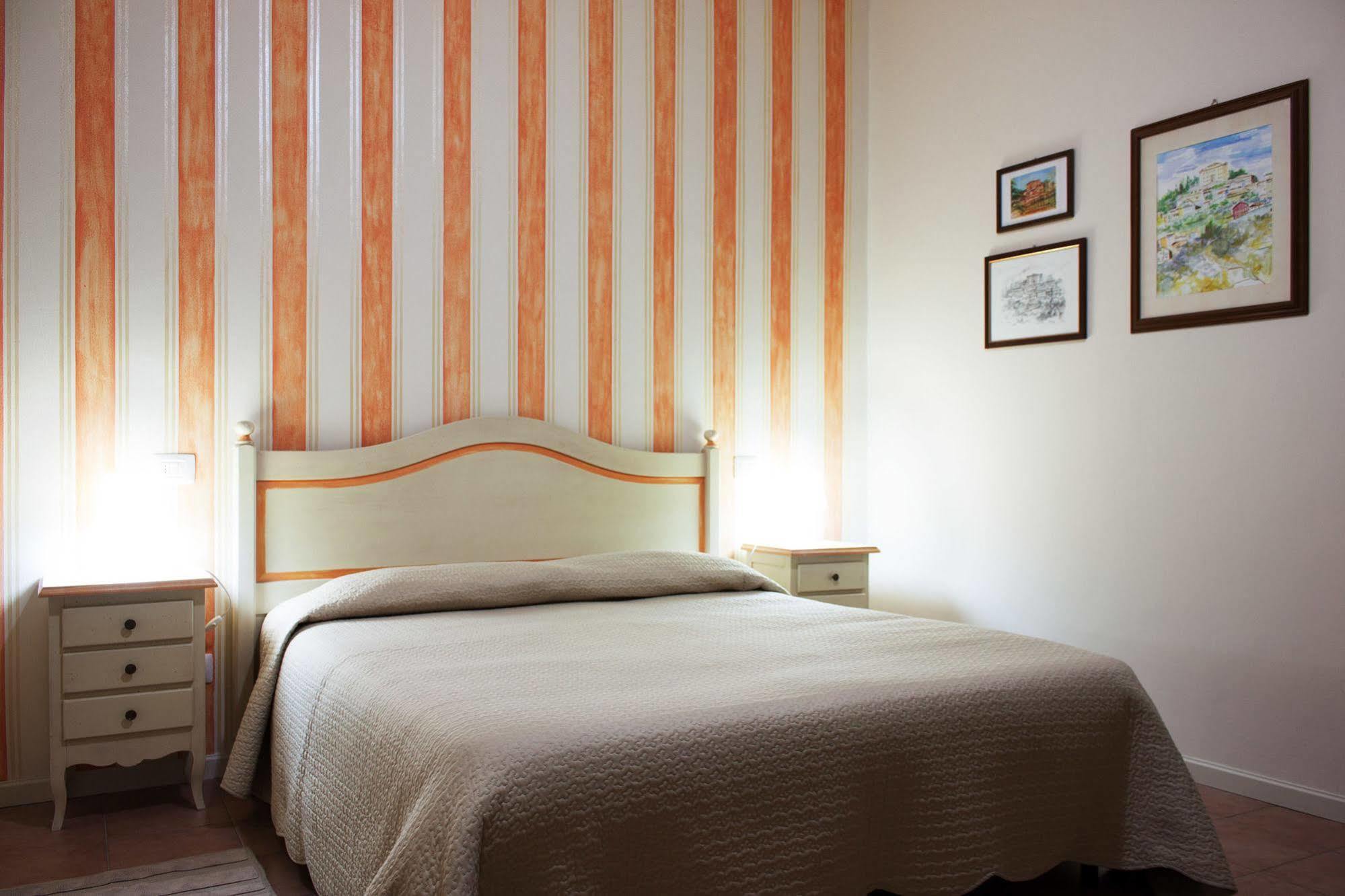 Camere Centro Storico Canelli Bagian luar foto